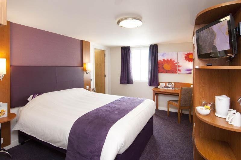 Premier Inn Cobham Cobham  Exteriér fotografie